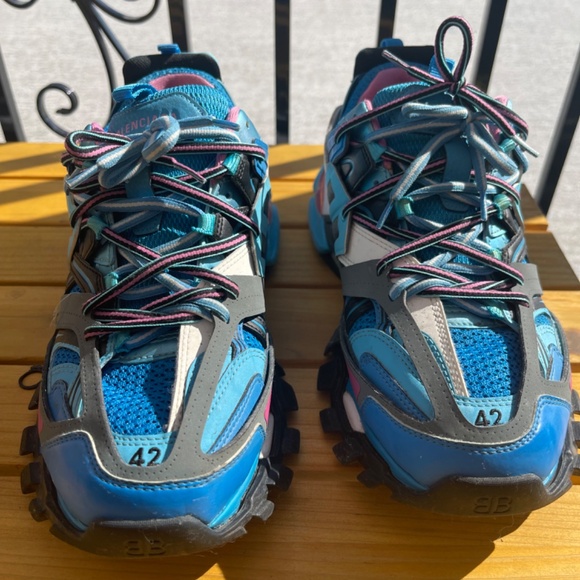 Balenciaga Track Sneakers - Picture 2 of 3